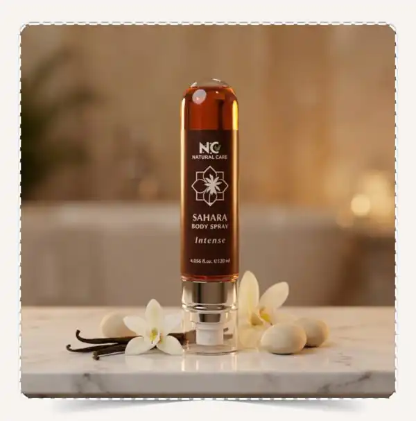 عبوة معطر الجسم صحارى Sahara Body Spray Intense مع زهور فانيليا بيضاء وأعواد فانيليا داكنة في سبا.
