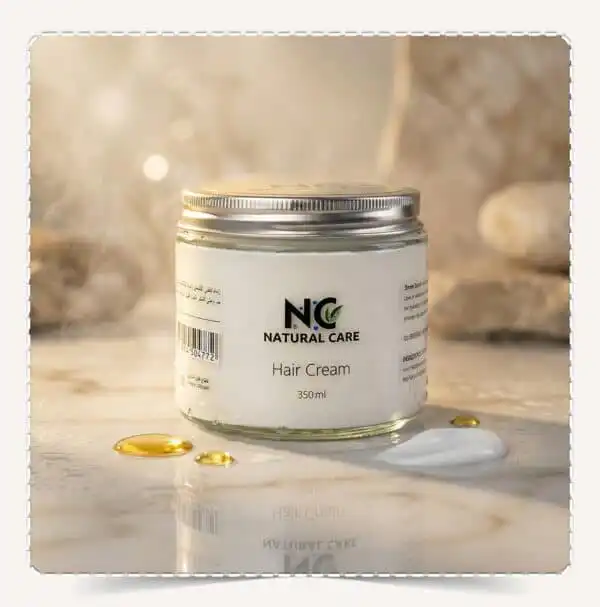 عبوة كريم الشيا للشعر Hair Cream حجم 350 مل مع عينة من القوام الكريمي وقطرات زيت مغذية.