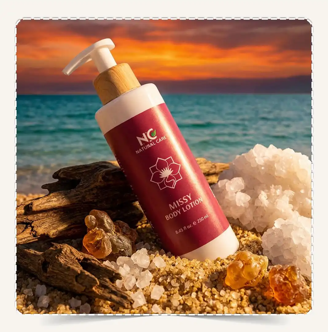 لوشن الجسم ميسي Missy Body Lotion مدفون في رمال شاطئ البحر الميت مع خشب العود والعنبر.