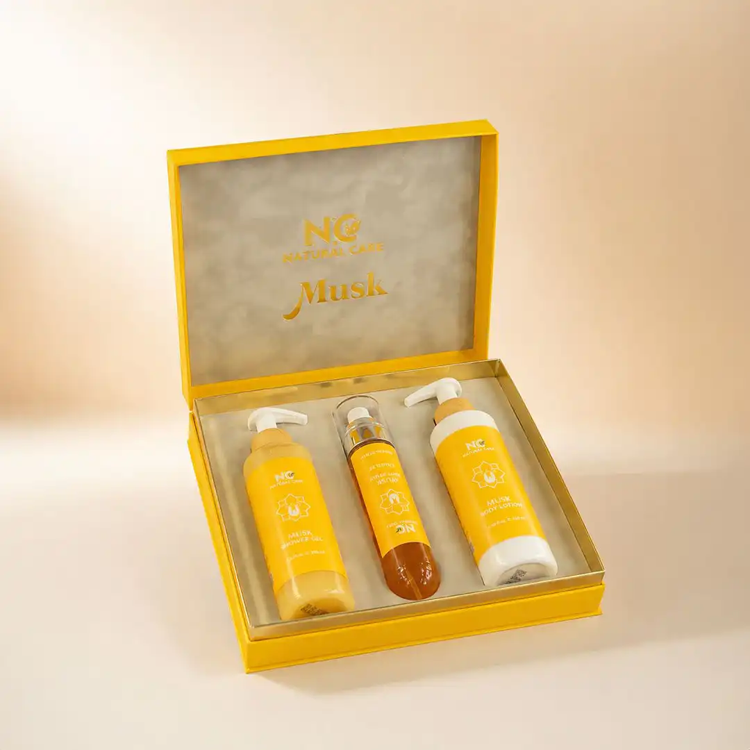 أفضل مجموعة العناية اليومية بالمسك من Natural Care Oman تضم شاور جل ومعطر جسم ولوشن طبيعي غني بمعادن وأملاح البحر الميت