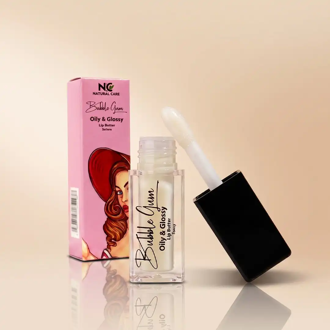 صورة توضح أفضل ترطيب ولمعان مع جلوس الشفاه بابل جم Lip Gloss - Bubble Gum من ناتشرال كير، يظهر بعبوته الشفافة الأنيقة والفرشاة الناعمة مع صندوق التغليف الوردي الجذاب ذو الطابع الكلاسيكي.